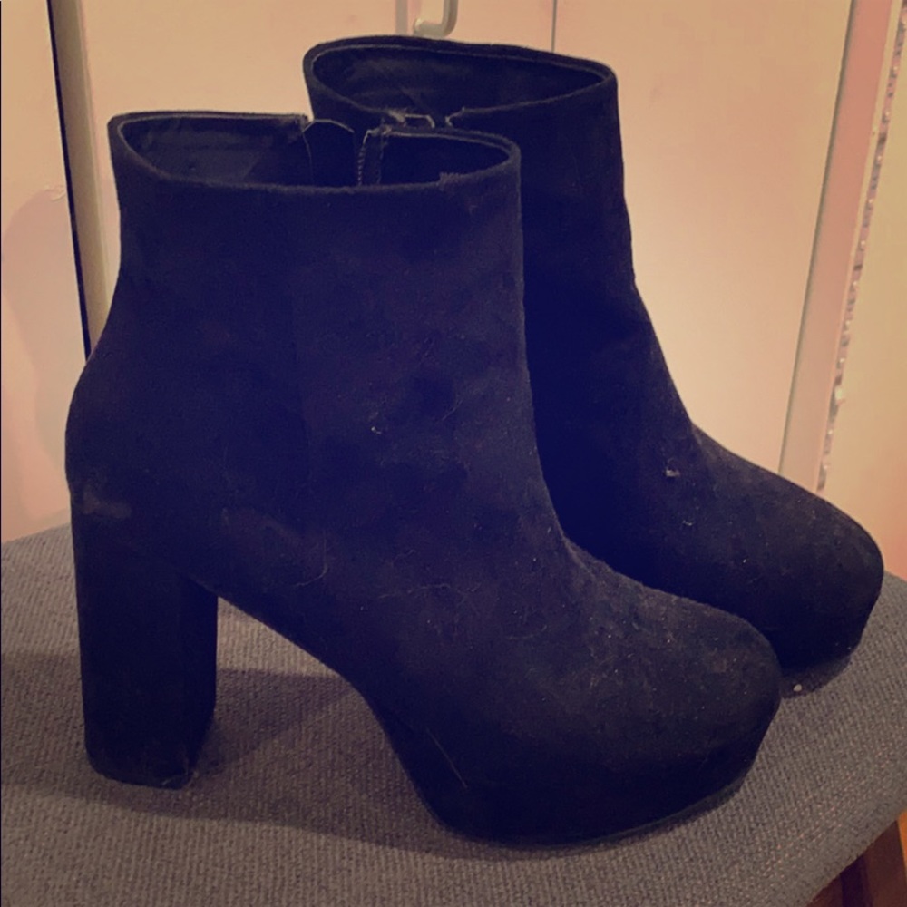 Size 8.5 Scoop Platform Booties